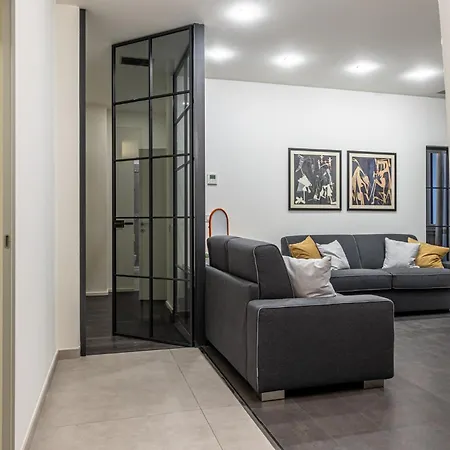 Brera - Grand With Hammam Apartament *